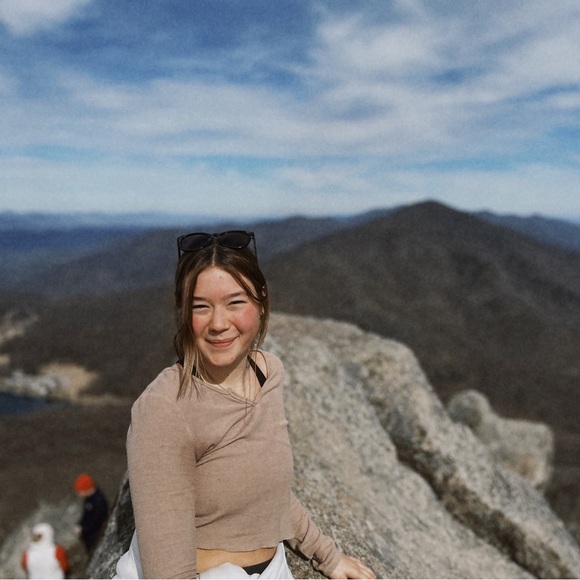 Meet your Posher, Leiah - Picture 1 of 1